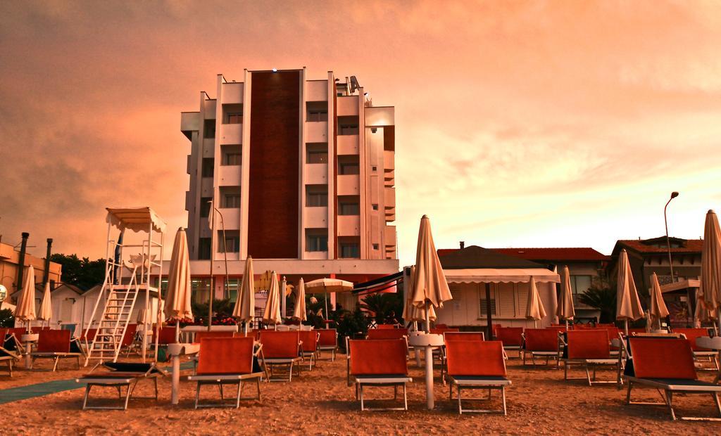 Hotel Ambassador Marotta Exterior foto